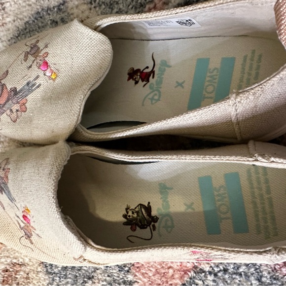 Disney x Toms Cream Canvas Flats Gus and Jaq slip ons - Picture 3 of 6